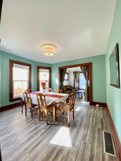 Cozy Suite-walk To The Falls! Apartment Niagara Falls